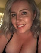 Selvsikker MILF med glød 🔥