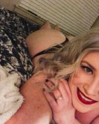 Selvsikker MILF med glød 🔥